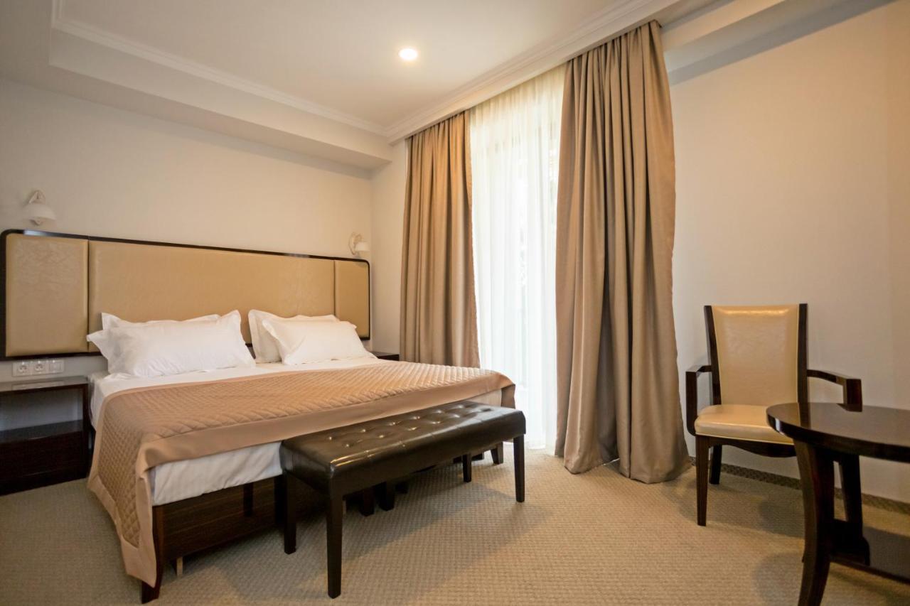 Hotel Genio Tbilissi Chambre photo