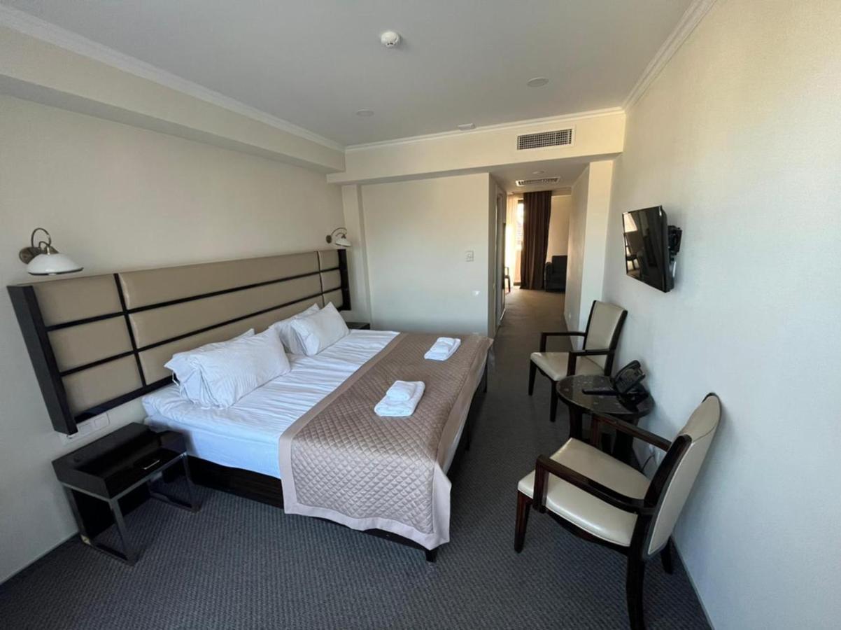 Hotel Genio Tbilissi Extérieur photo